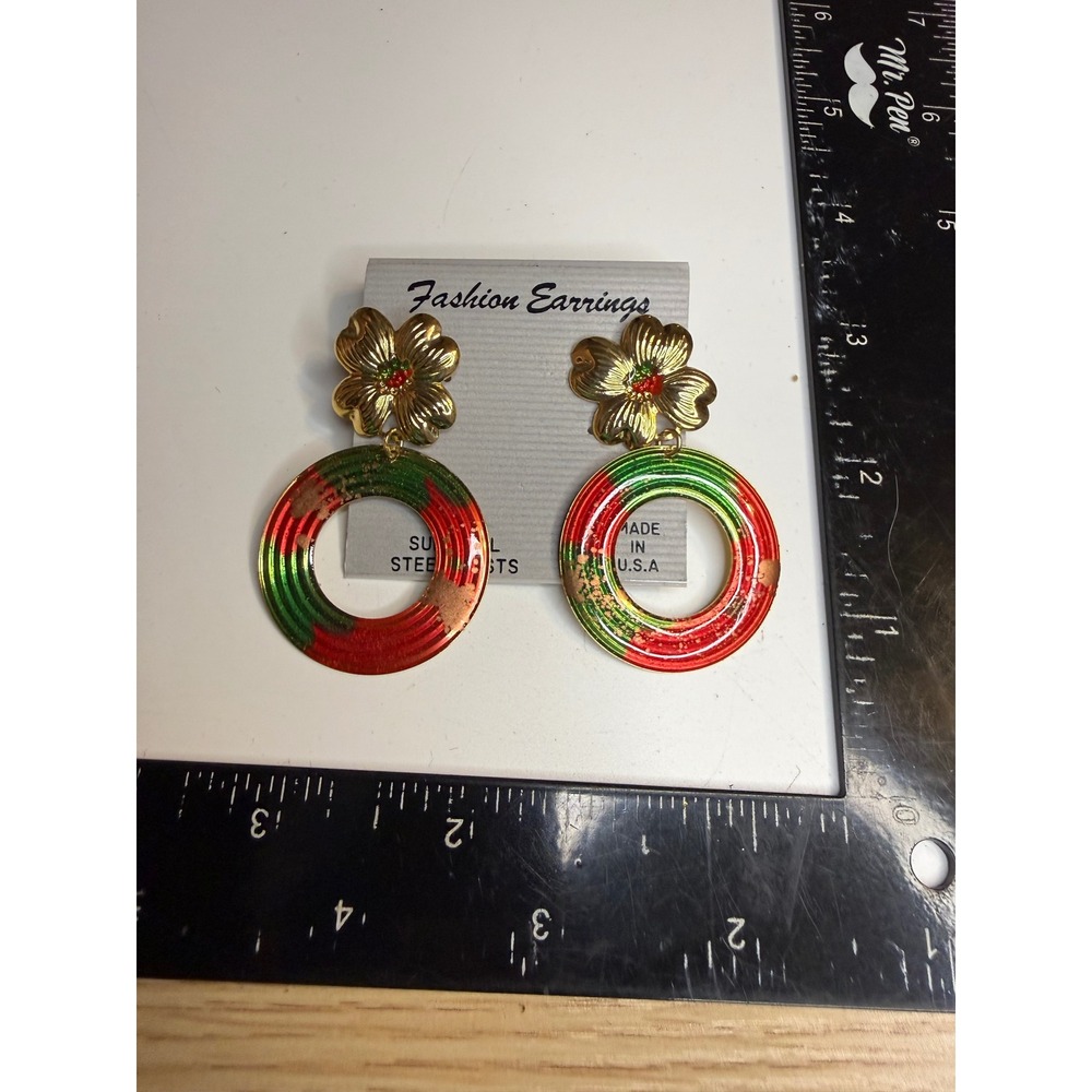 Vintage 80s Red Green Enamel Flower Door Knocker Earrings Gold Tone Made in USA